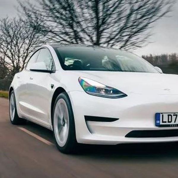 Στο Ντουμπάι οι κούρσες ταξί γίνονται με Tesla Model 3