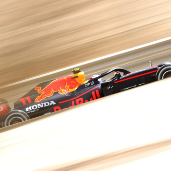 Αυλαία στην έρημο για τη νέα σεζόν της Formula 1