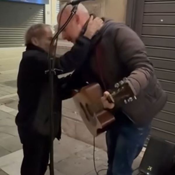 Μια συγκινητική στιγμή για τον Σταύρο Ξαρχάκο