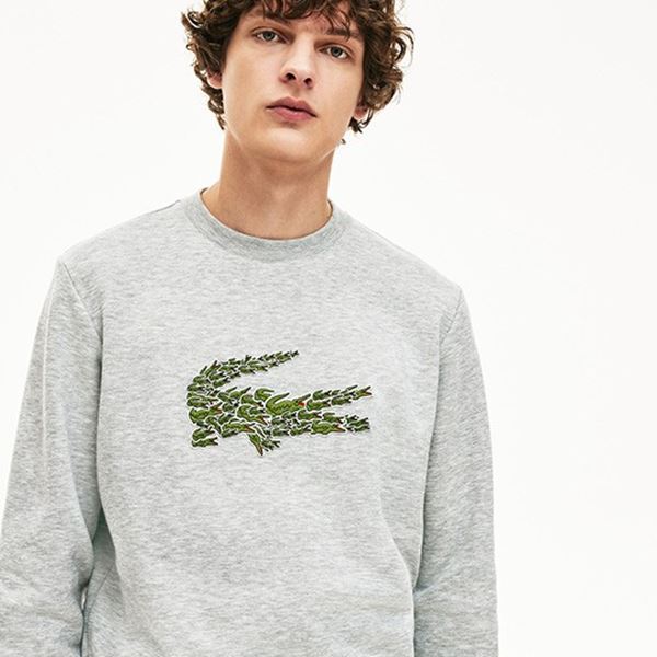 Το τεράστιο κροκοδειλάκι της Lacoste για τα Χριστούγεννα