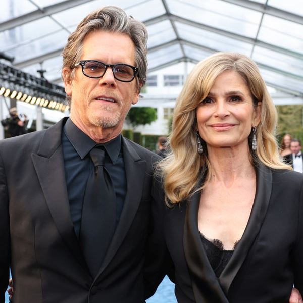 Ο Kevin Bacon έμαθε ότι είναι συγγενής με τη γυναίκα του