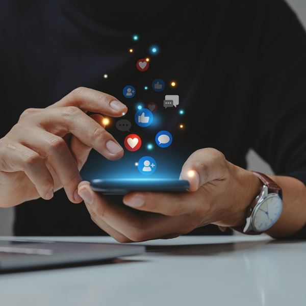 Ένα νέο κοινωνικό δίκτυο έρχεται να κατατροπώσει το X του Elon Musk