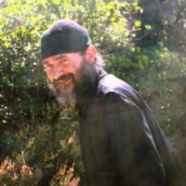 O 'πατέρας' των αρνητών του κορονοϊού στην Ελλάδα