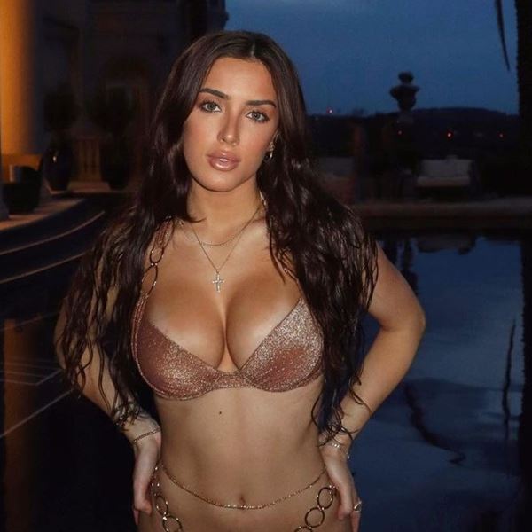 Όλοι μιλούν για τη Sumner Stroh και την απιστία του Adam Levine