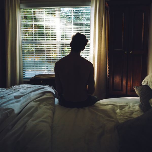 Γιατί ξυπνάς συνέχεια κουρασμένος και πώς το αντιμετωπίζεις