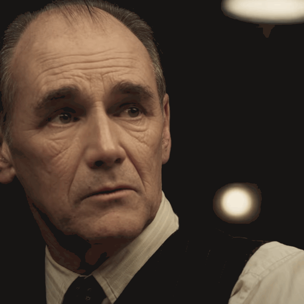 Κι αν το The Outfit είναι το θρίλερ της χρονιάς;