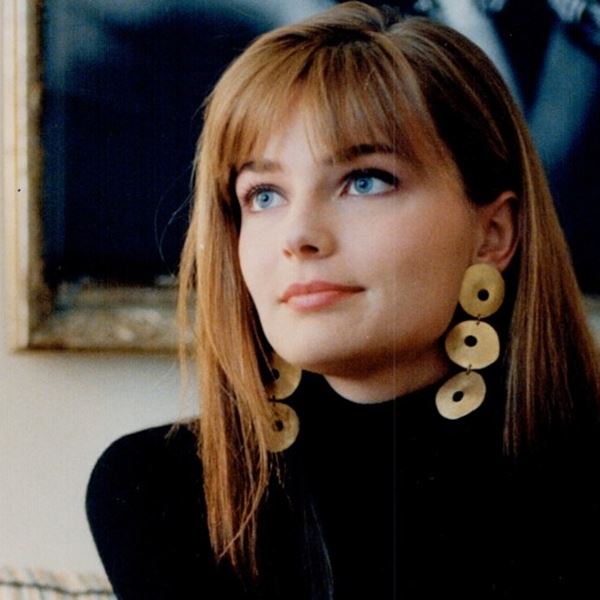 Η Paulina Porizkova καλωσόρισε το 2023 γυμνόστηθη