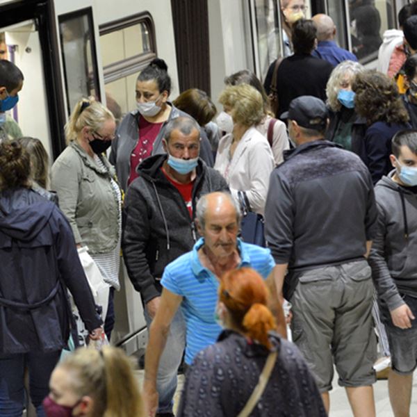 Κορονοϊός: Μαύρο ρεκόρ με 6.909 κρούσματα