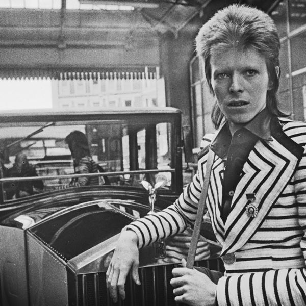 O David Bowie είναι και επίσημα ο πιο επιδραστικός Βρετανός καλλιτέχνης