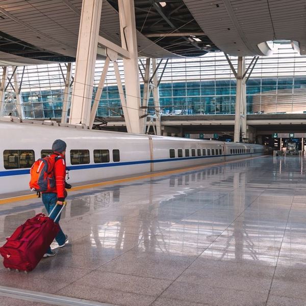 Κίνα: Κατασκεύασαν σιδηροδρομικό σταθμό μέσα σε 9 ώρες