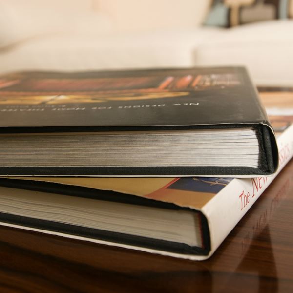 5 coffee table books ιδανικά για το σαλόνι