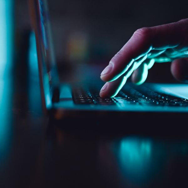 Πώς μπορείς να περιηγηθείς στο dark web με ασφάλεια