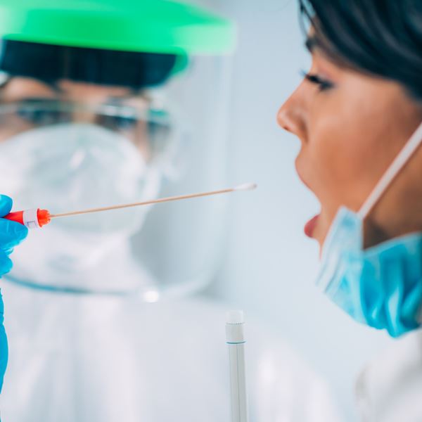 Όλα τα συμπτώματα του κορονοϊού σύμφωνα με τον Ηλία Μόσιαλο