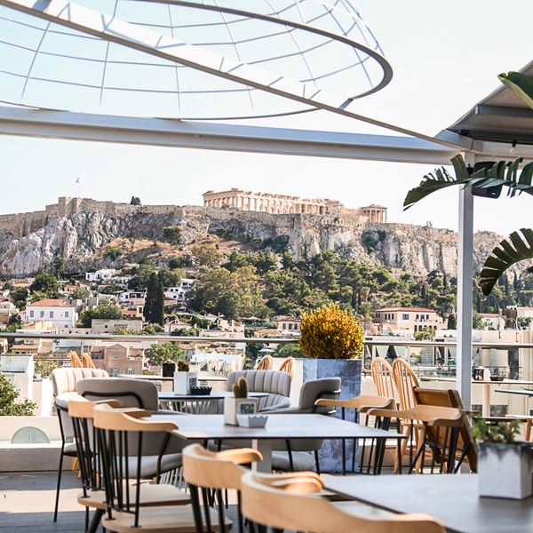 Το Manouka δεν είναι μία ακόμη ταράτσα στο κέντρο της Αθήνας