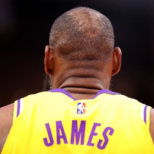 Εσύ θα έδινες 92.000 δολάρια για να δεις τον Lebron James να σπάει το ρεκόρ πόντων στο NBA;