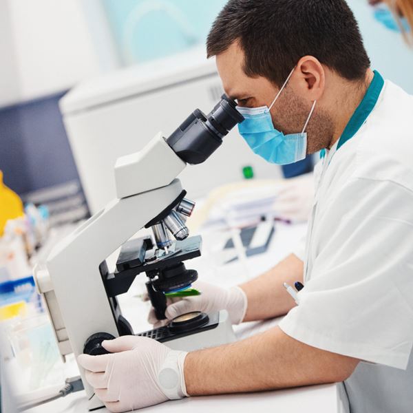 5 ελληνικές κλινικές μελέτες για την COVID-19