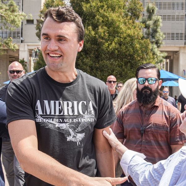 'Η δολοφονία του Τσάρλι Κερκ': Μυστηριώδες βιβλίο εμφανίστηκε στο διαδίκτυο πριν την δολοφονία του