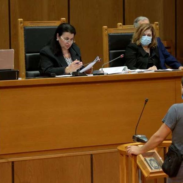 Το αφιέρωμα της Guardian στις γυναίκες που αποκαθήλωσαν τη Χρυσή Αυγή