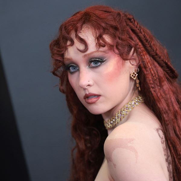 Όλοι μιλούν για την topless εμφάνιση της Chappell Roan στα Grammys 2026