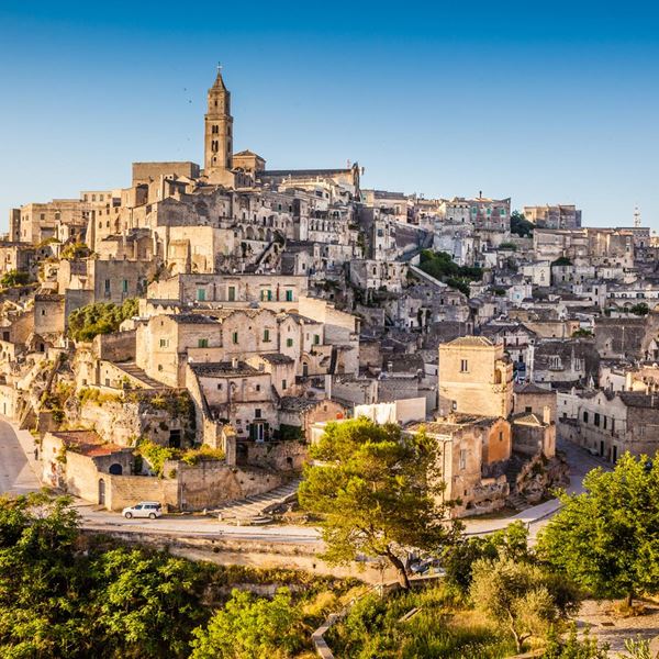 Ματέρα, η αρχαία κωμόπολη που γοήτευσε τον James Bond