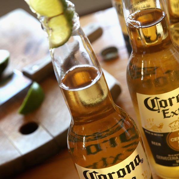 Ο κορονοϊός εξόντωσε και την μπύρα Corona