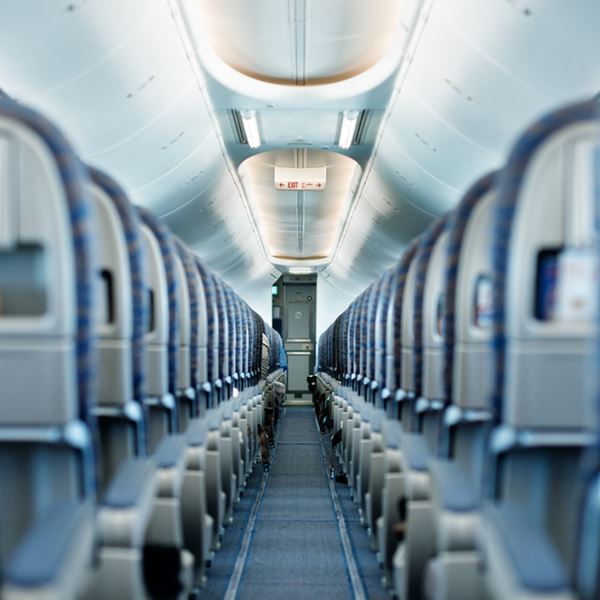 Αν θέλεις να κάθεσαι δίπλα σε άδειο κάθισμα στο αεροπλάνο, πλέον γίνεται