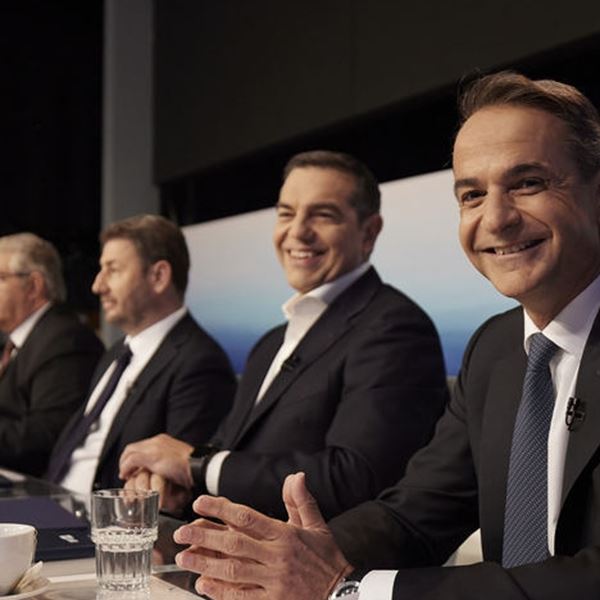 Τα καλύτερα memes του Twitter για το debate