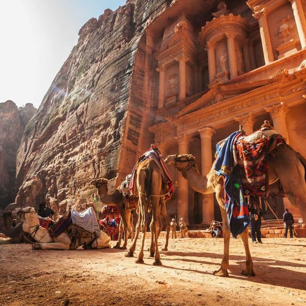 12 γεμάτοι ήλιο προορισμοί για κάθε μήνα του έτους