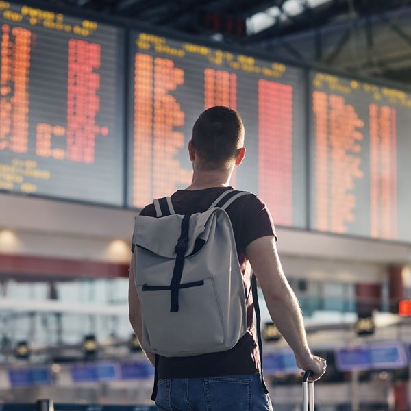 Είμαστε πιο χαρούμενοι όταν κάνουμε ταξίδια παρά παιδιά, έρευνα υποστηρίζει