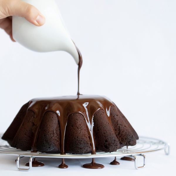 3 επικές συνταγές για τη σημερινή Chocolate Cake Day