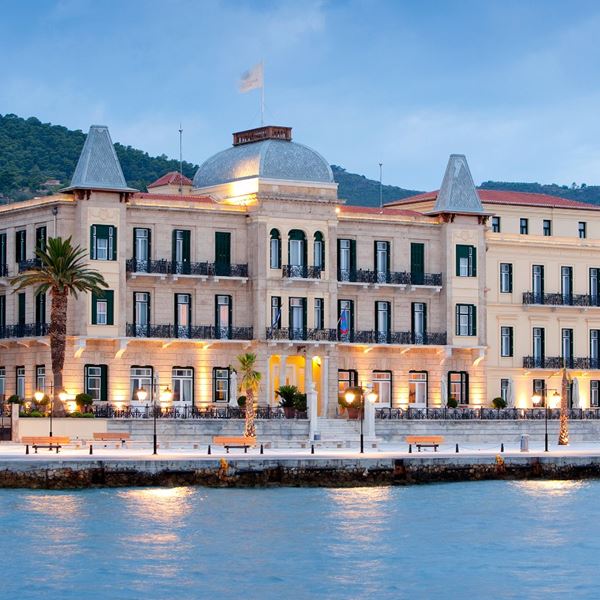 To Poseidonion Grand Hotel παραμένει σημείο αναφοράς για τις Σπέτσες