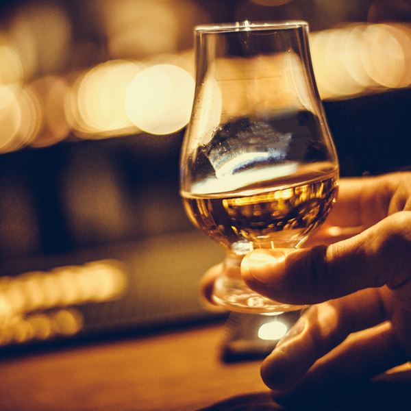 Όταν το τσίπουρο συνάντησε το σκωτσέζικο ουίσκι