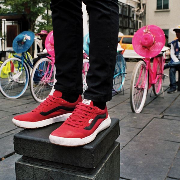 UltraRange EXO: Η νέα συλλογή της Vans αντέχει κάθε περιπέτεια