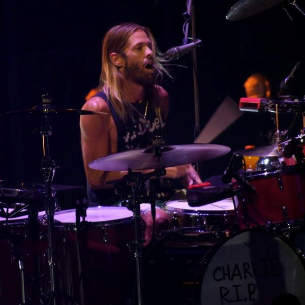 Ο Taylor Hawkins των Foo Fighters δεν μένει πια εδώ