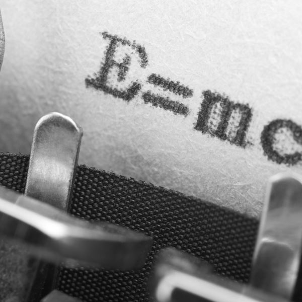 Η διάσημη εξίσωση του Einstein με 'σάρκα και οστά'