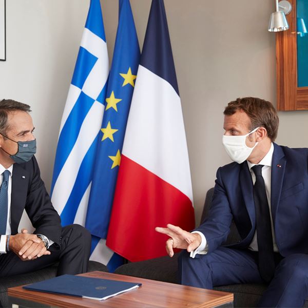 Τι συζήτησαν πίσω από τις κλειστές πόρτες οι Κυριάκος Μητσοτάκης και Emmanuel Macron