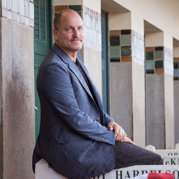 Κι αν ο πατέρας του Woody Harrelson σκότωσε τον Kennedy;