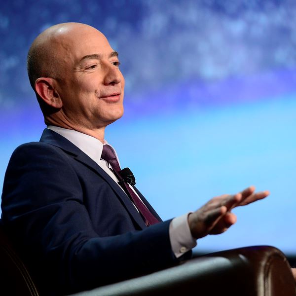 Τι συνέβη και ο Jeff Bezos πούλησε 1 εκ. μετοχές της Amazon