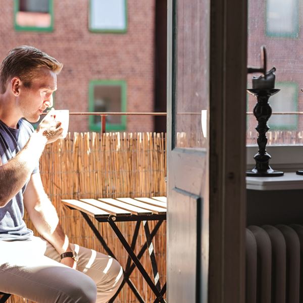 Μία βόλτα στο μπαλκόνι είναι απαραίτητη