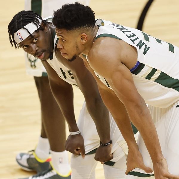 Οι Μιλγουόκι Μπακς μία ανάσα από τον αποκλεισμό