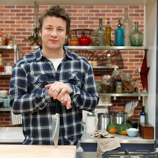 Η εύκολη συνταγή για χειροποίητα ζυμαρικά από τον Jamie Oliver