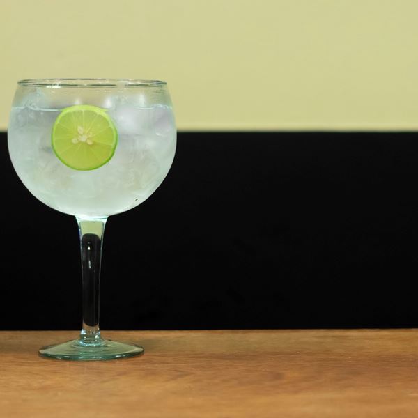 London dry gin, το απόλυτο ποτό του home bar