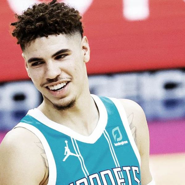 Ο LaMelo Ball κάνει απλά αυτό που αγαπά