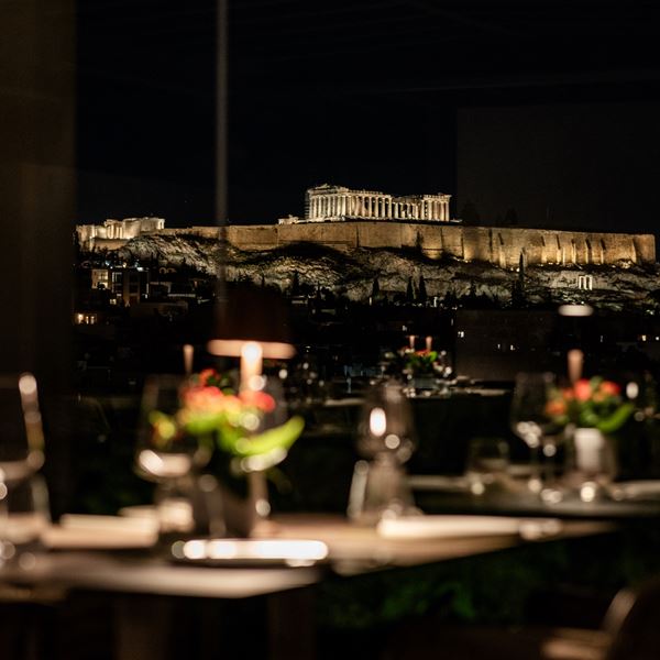 Opposite at 507: Fine comfort με την Ακρόπολη στο πιάτο