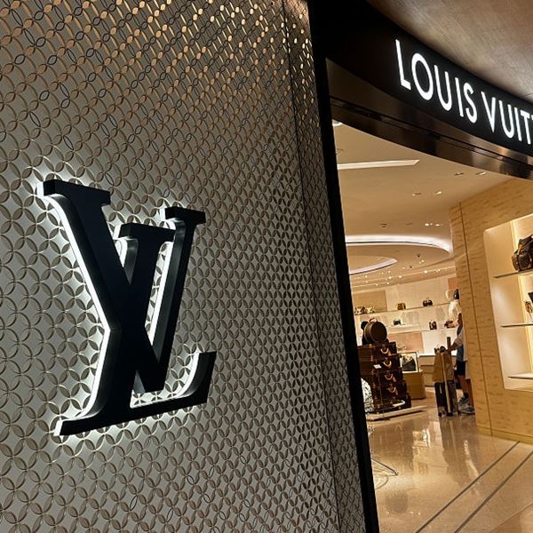 Τα luxury brands που κάνουν τζίρο εκατομμυρίων στην Ελλάδα