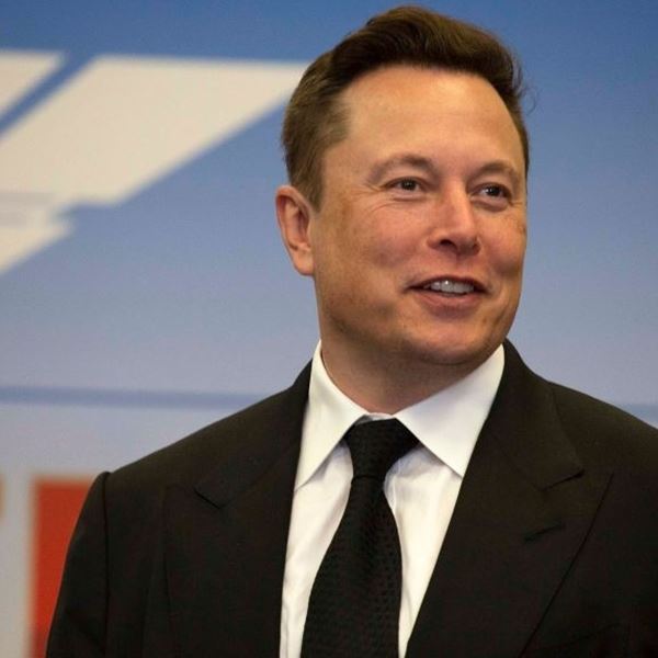 Ο Elon Musk εξαγόρασε επισήμως το Twitter και άρχισε τις απολύσεις