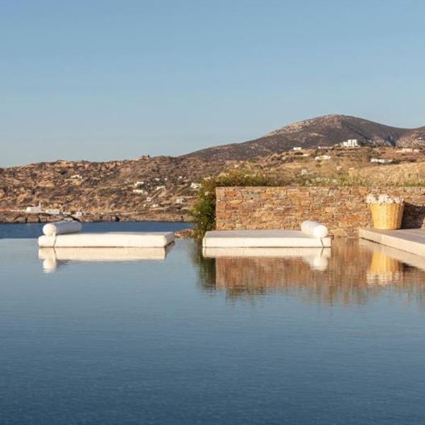 NOS Hotel & Villas, ένα πρώτης θέσης εισιτήριο για τη Σίφνο