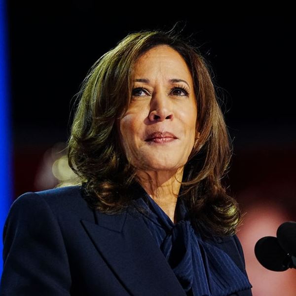 'Η Αμερική είναι έτοιμη να γυρίσει τη σελίδα του Trump', λέει η Kamala Harris