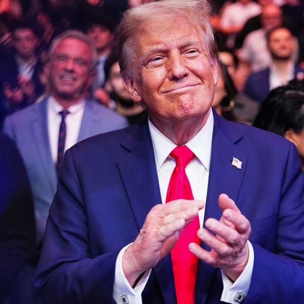 Γιατί όλοι ασχολούνται ξανά με τα μαλλιά του Donald Trump