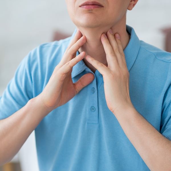 Πρόβλημα στο λάρυγγα; Μάθε τα πάντα για τη θεραπεία με laser